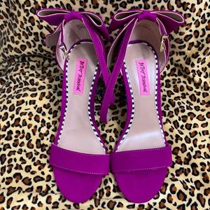 Betsey  Johnson Bow Sandals